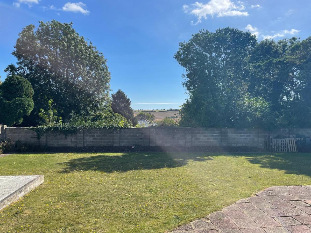 Fab Stay UK: Coastal Retreat with Secure Parking Dover Exterior photo