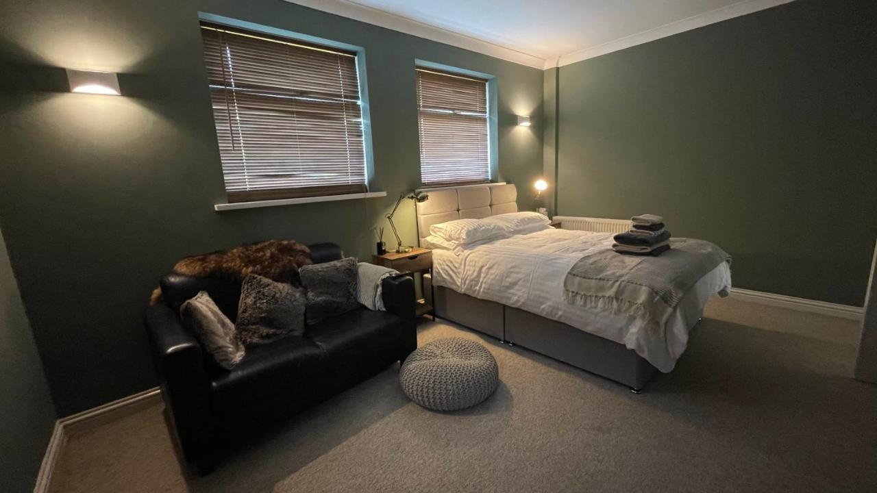 Fab Stay UK: Coastal Retreat with Secure Parking Dover Exterior photo