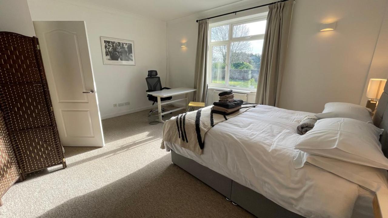 Fab Stay UK: Coastal Retreat with Secure Parking Dover Exterior photo